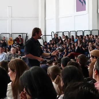 Charla motivacional de Chris Bertish