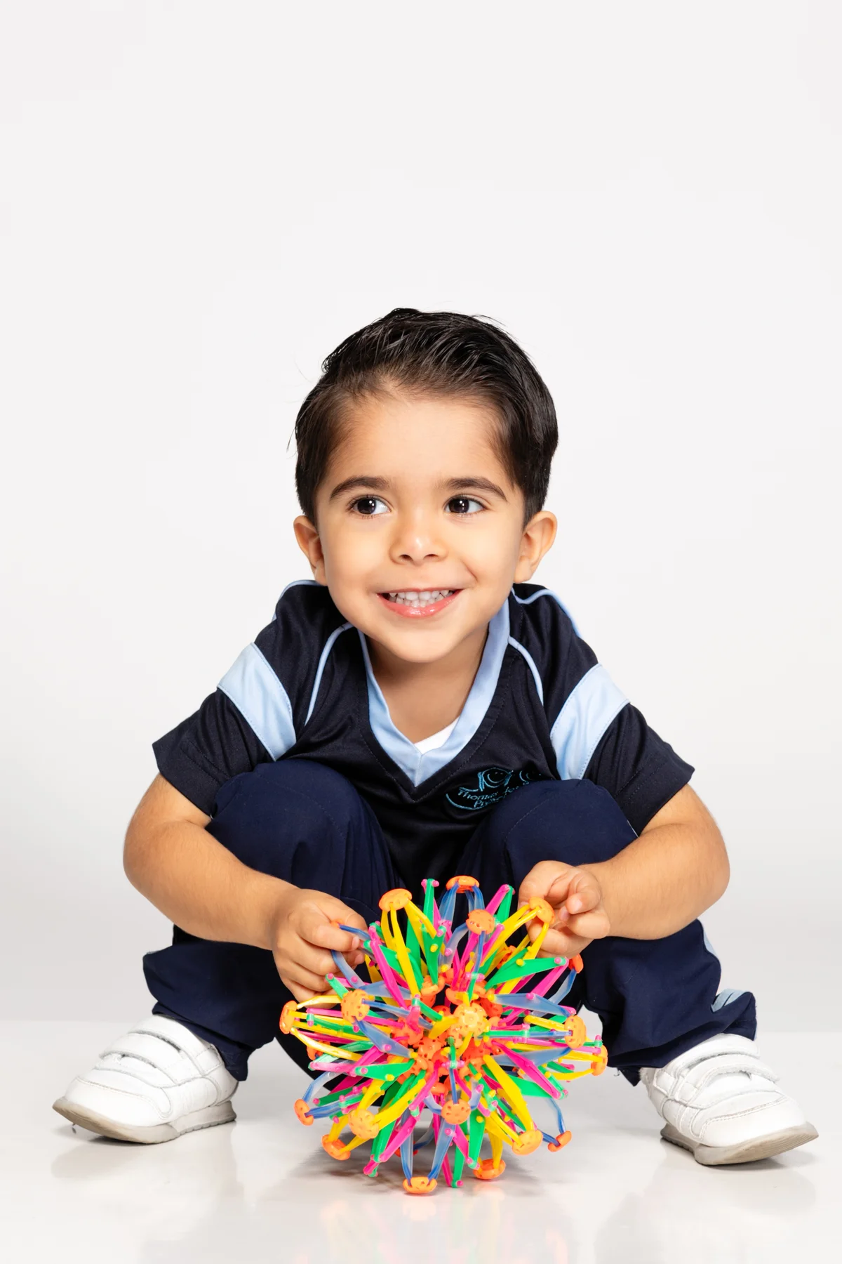 Solicita información