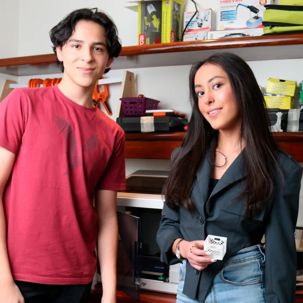 Solicita información