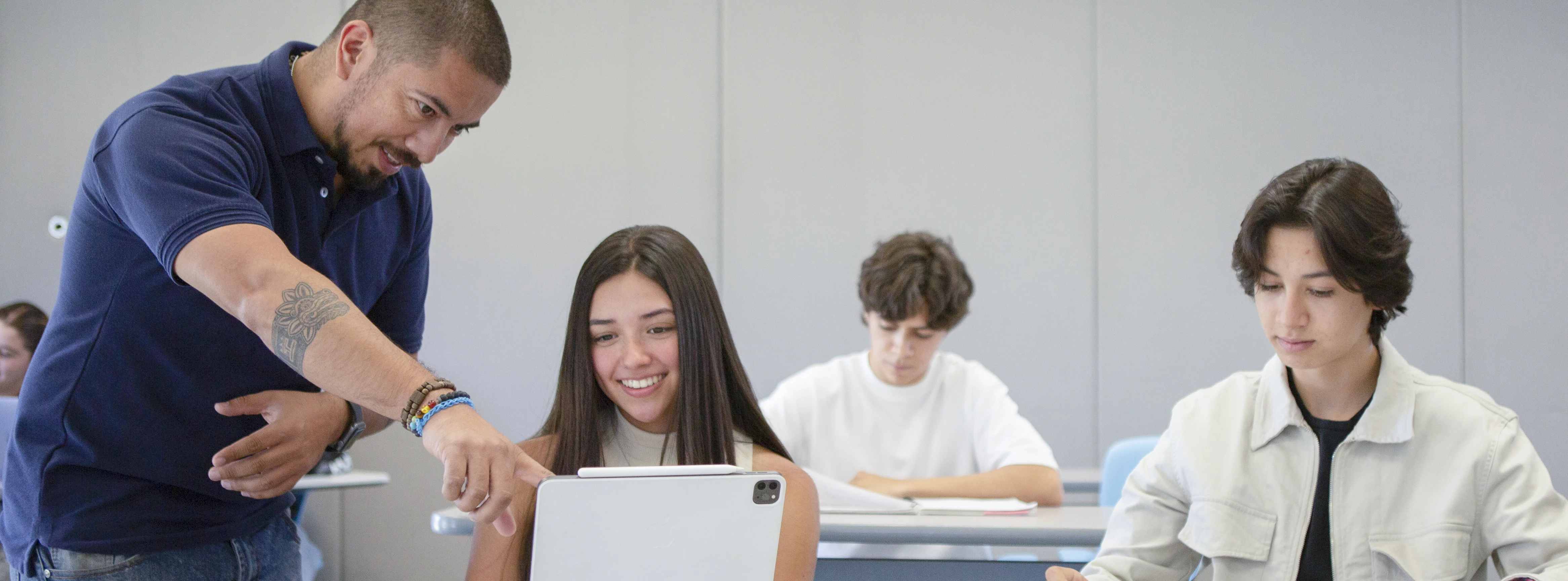 Trabaja con nosotros