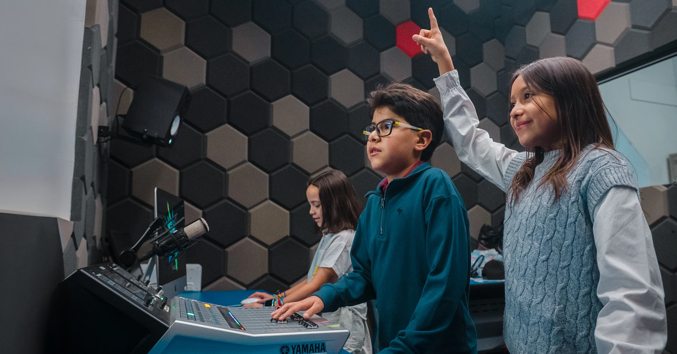 Solicita información