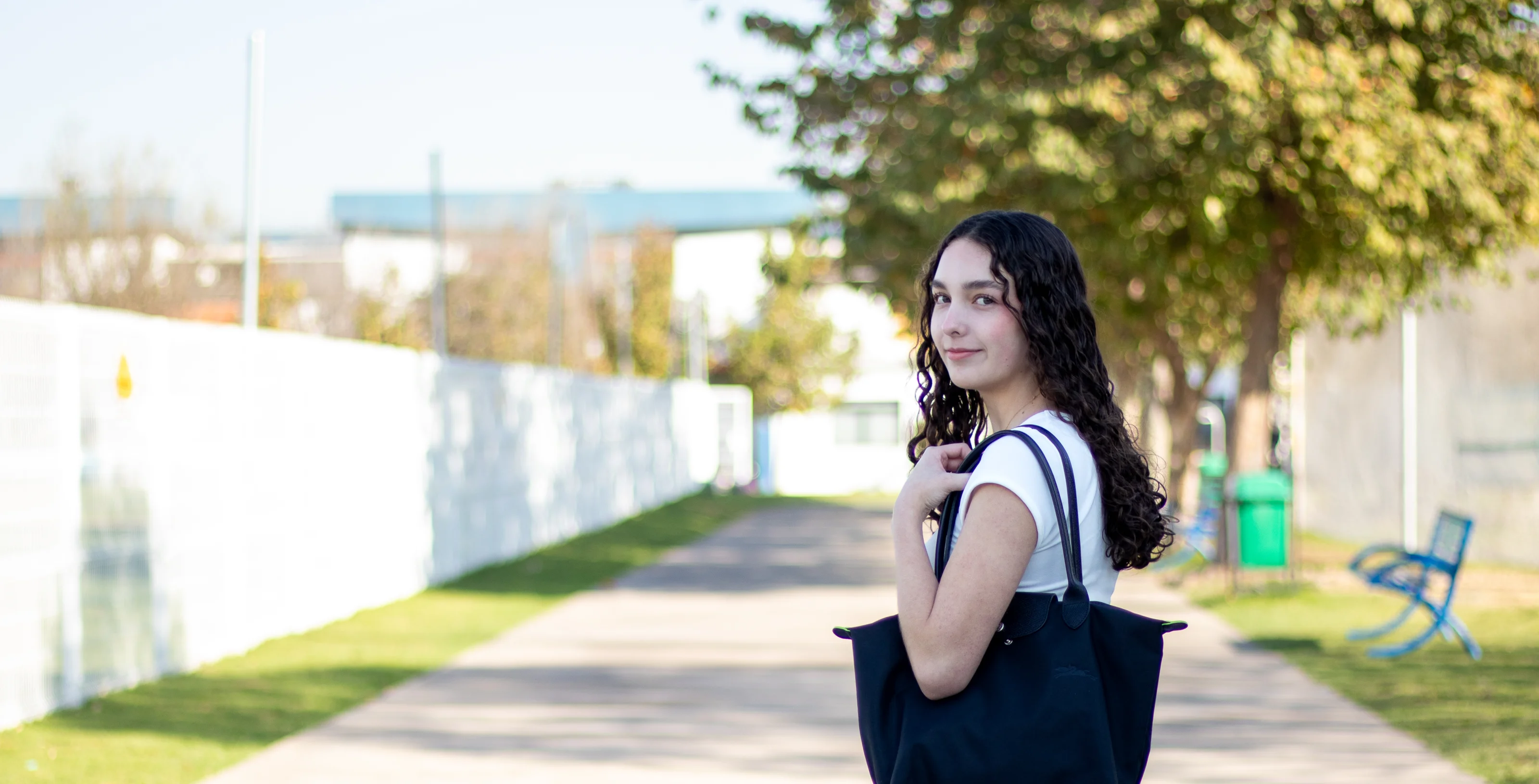 Solicita información