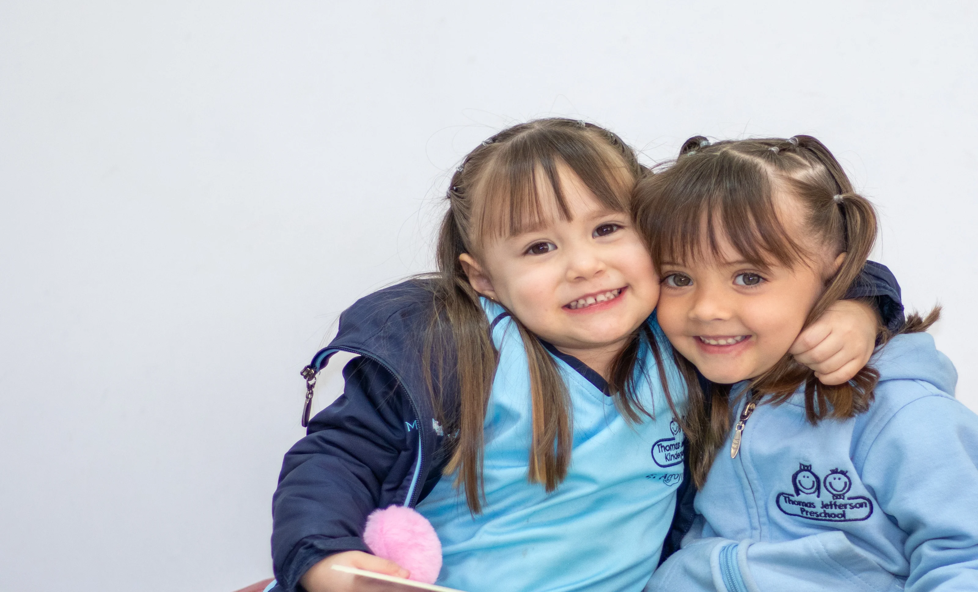 Solicita información