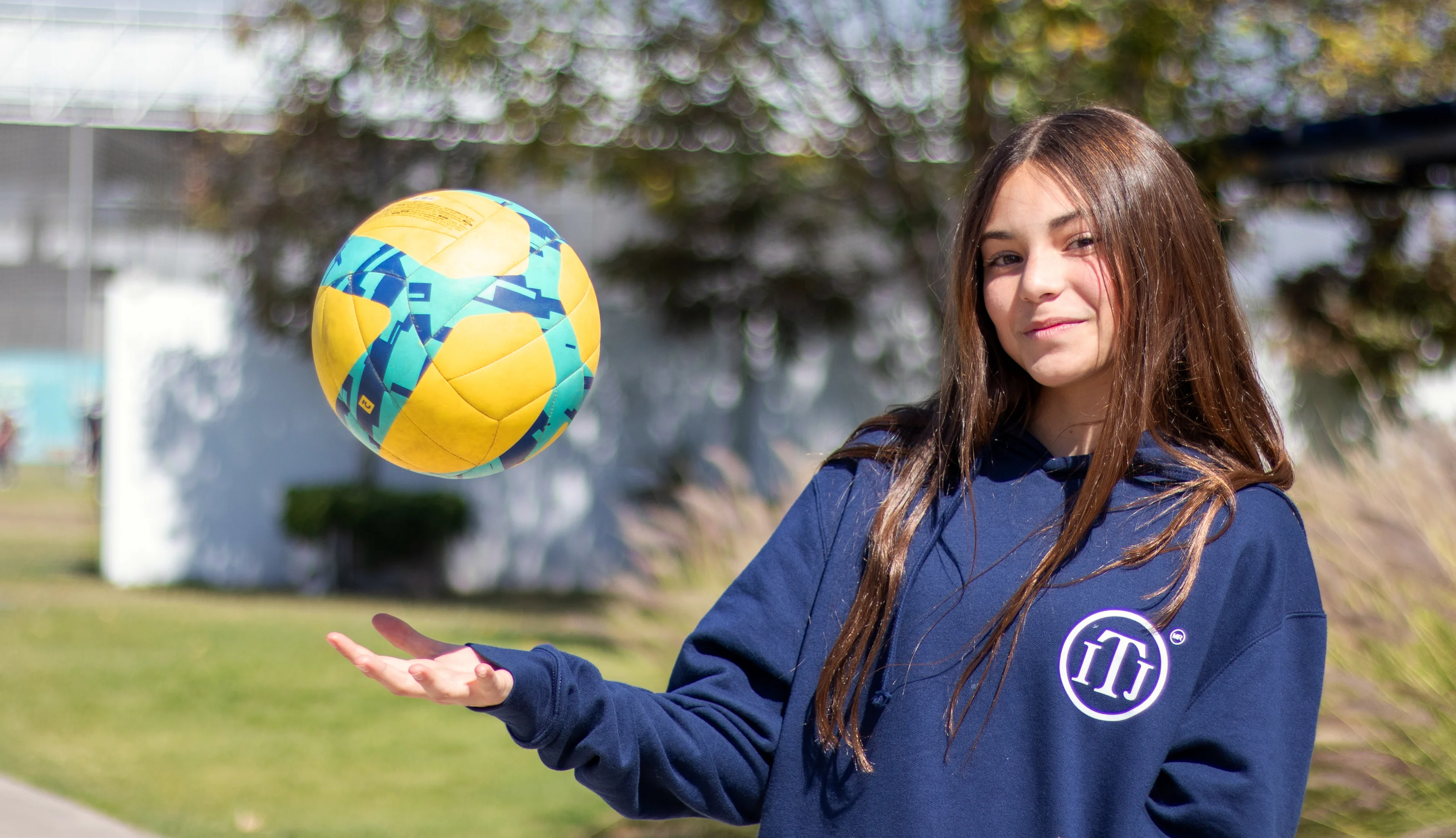 Solicita información