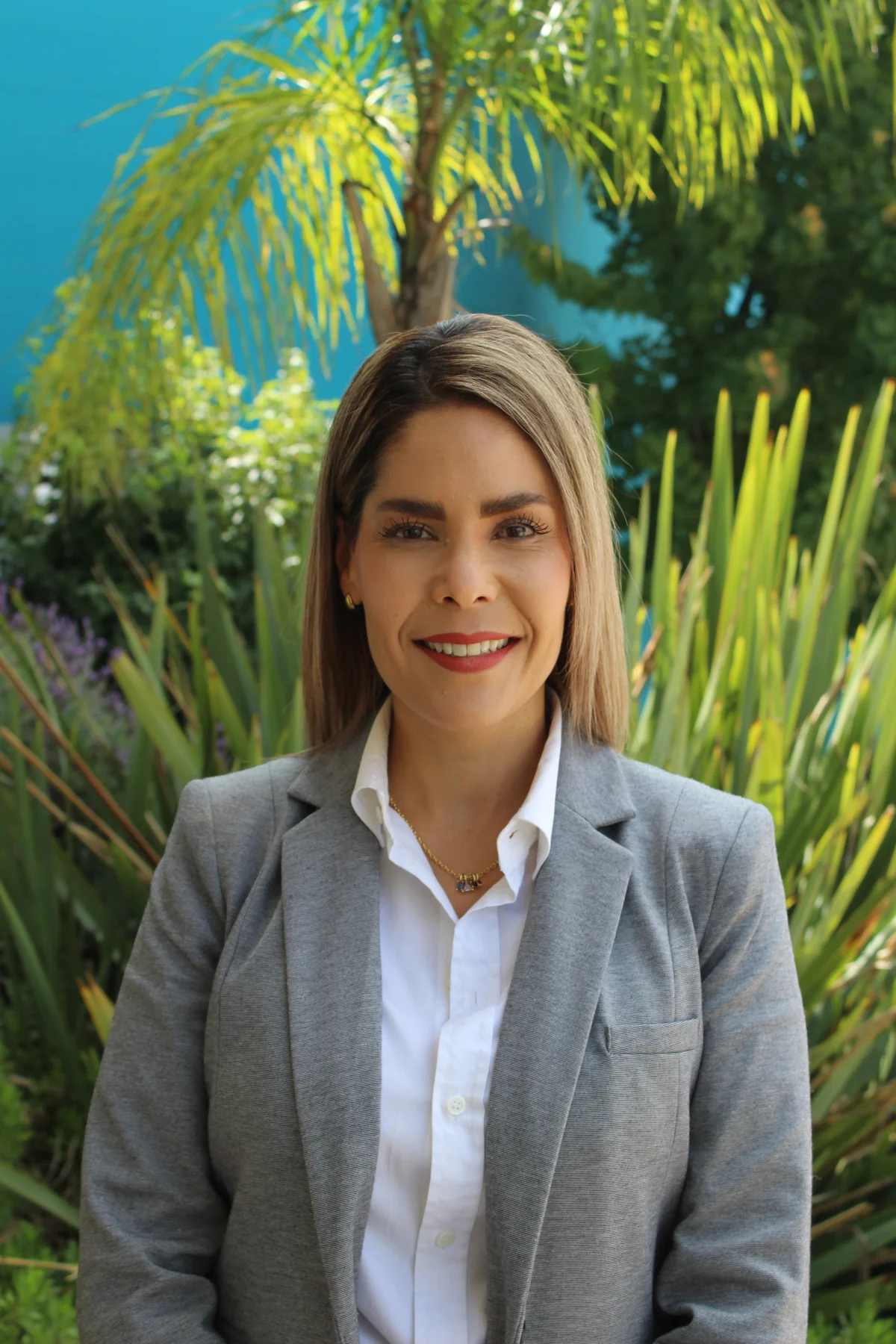  Lorena  Cruz, General Director