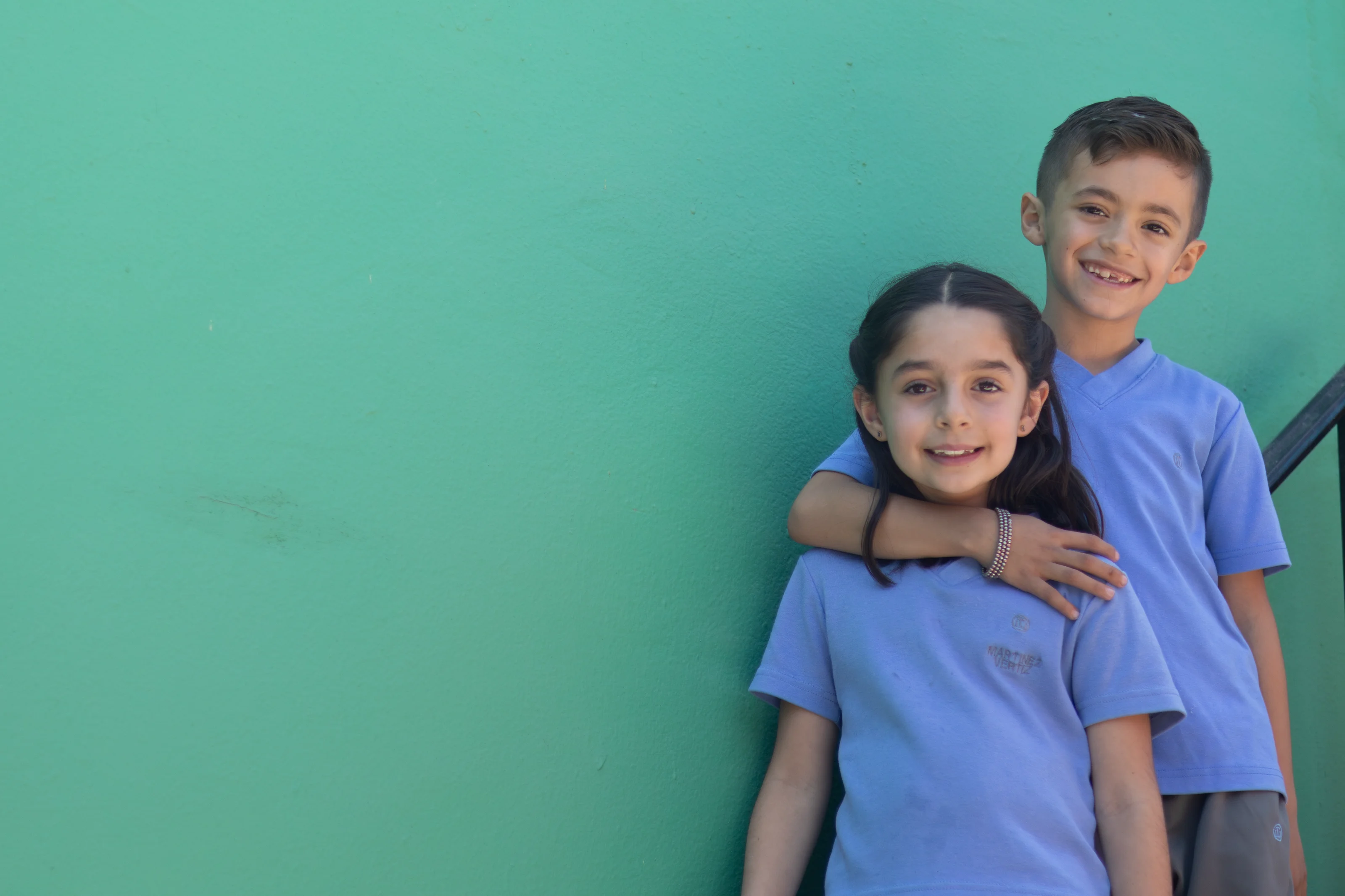 Solicita información