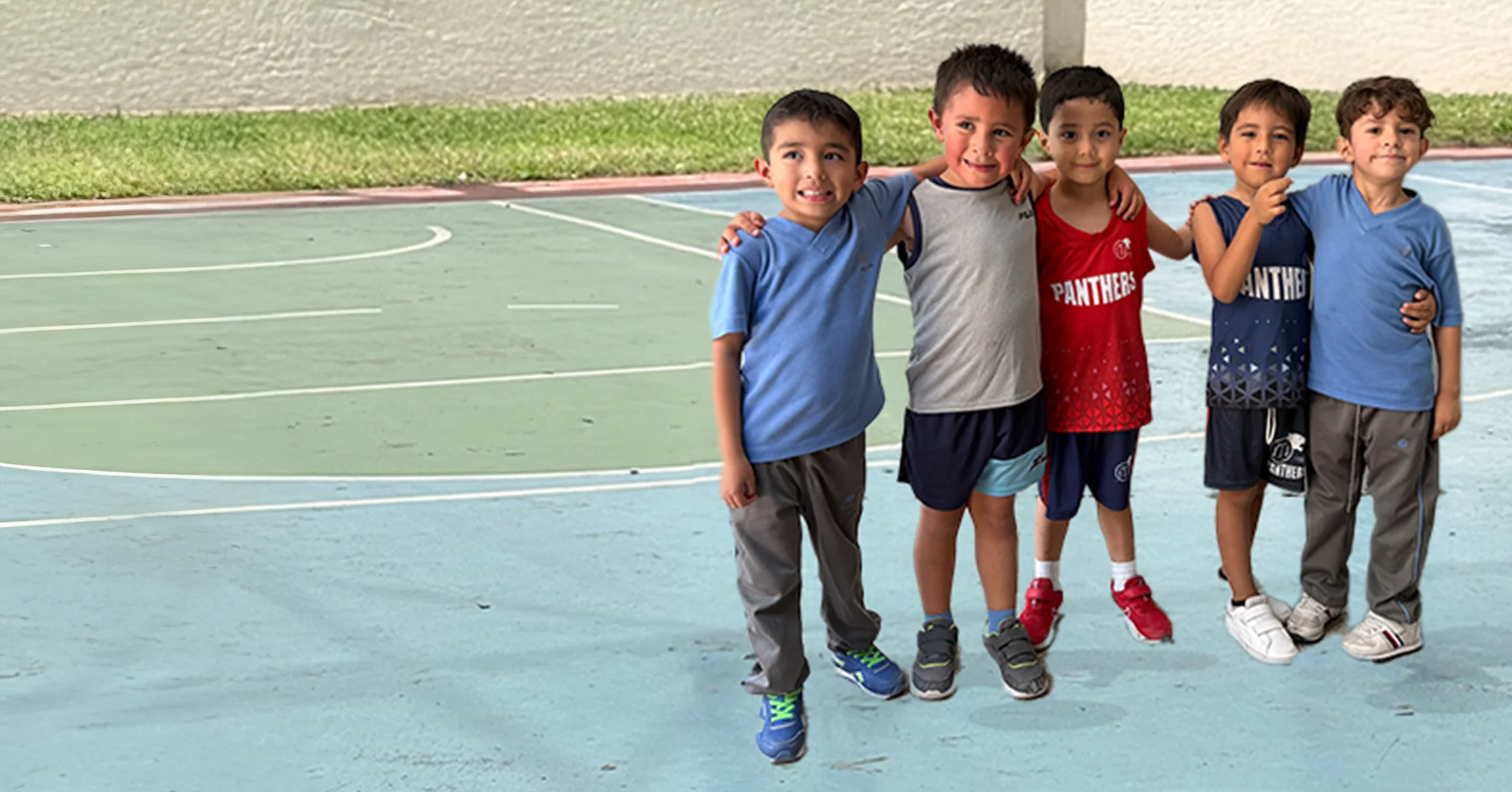 Solicita información