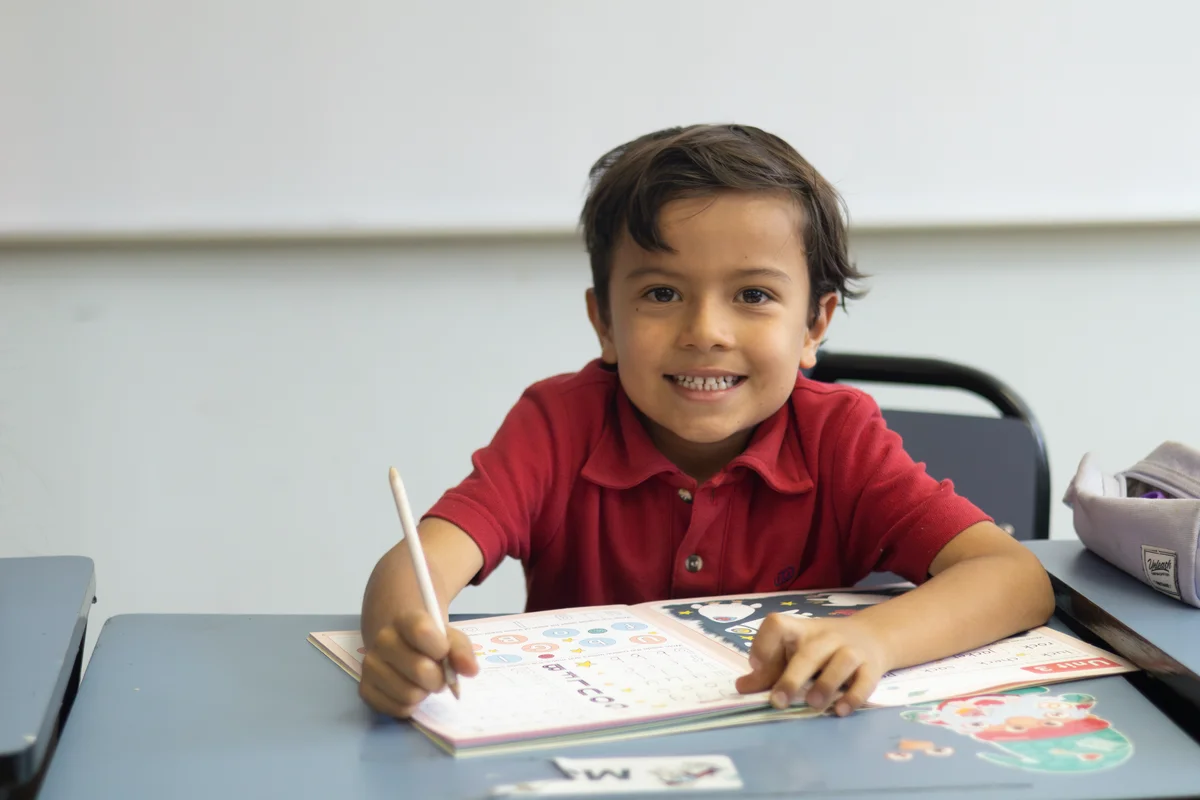 Solicita información