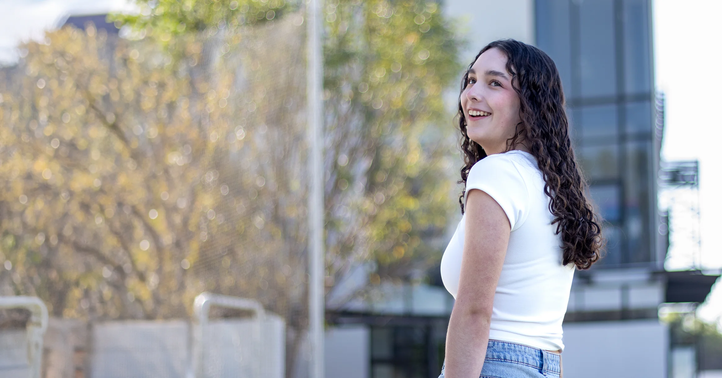 Solicita información