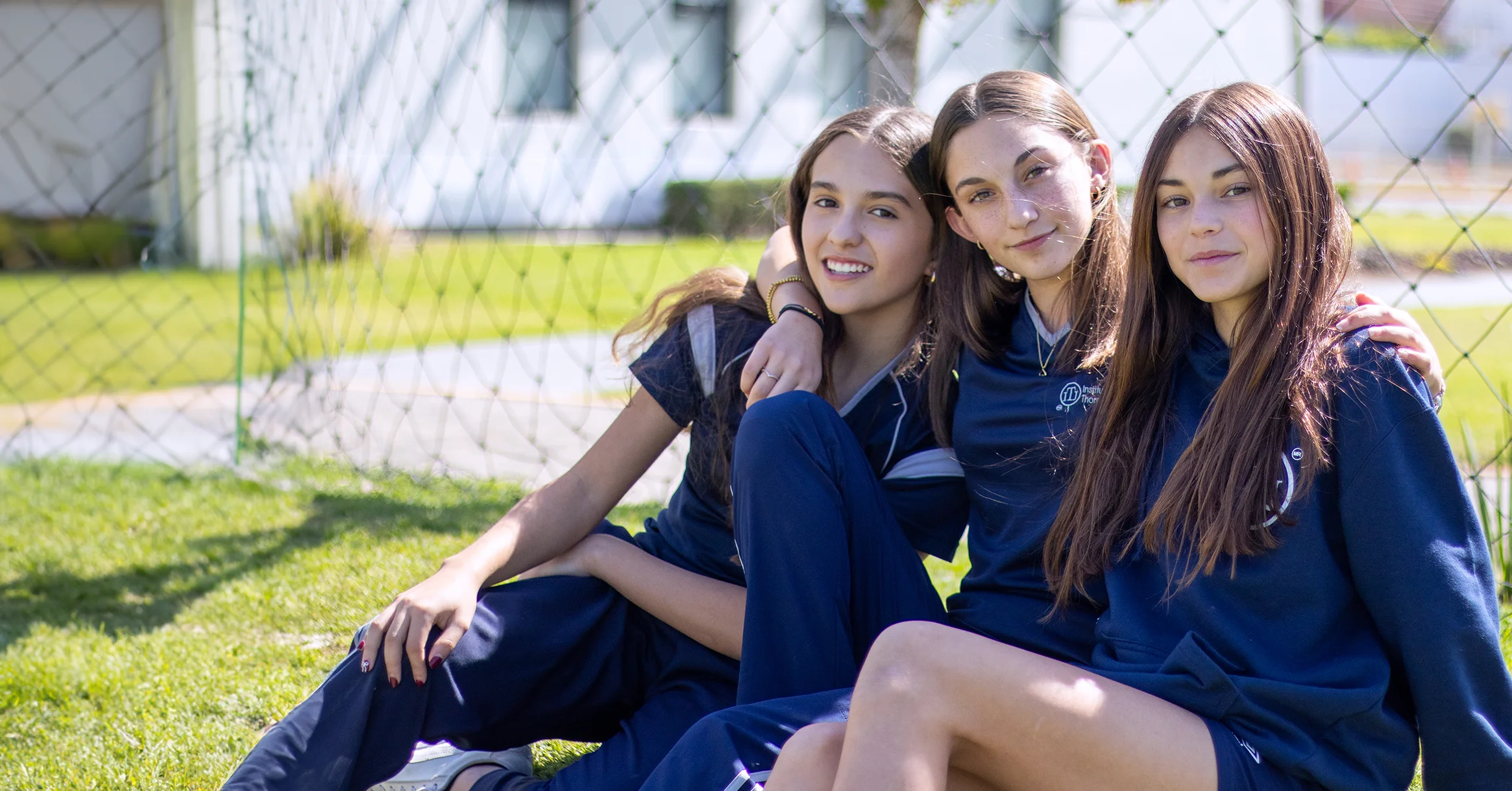 Solicita información