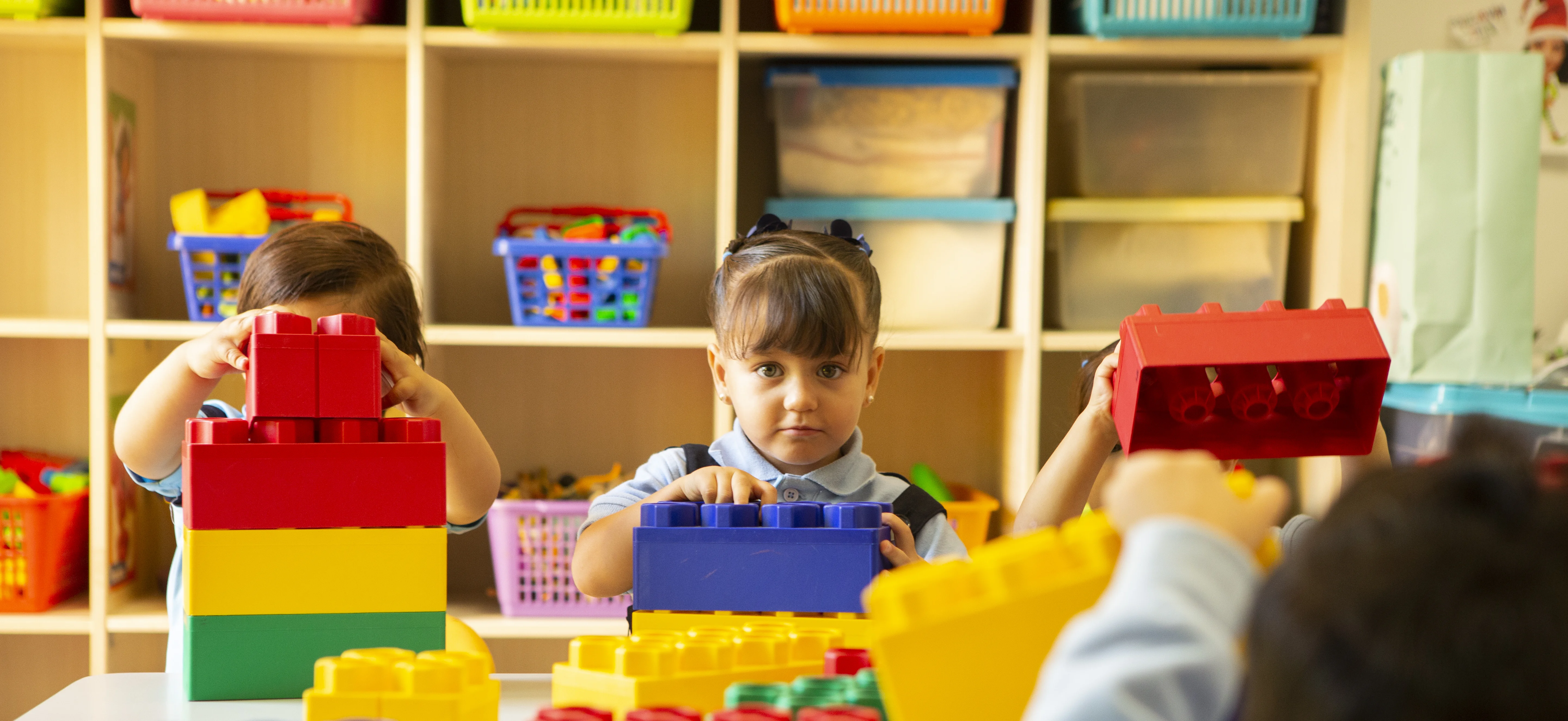 Solicita información