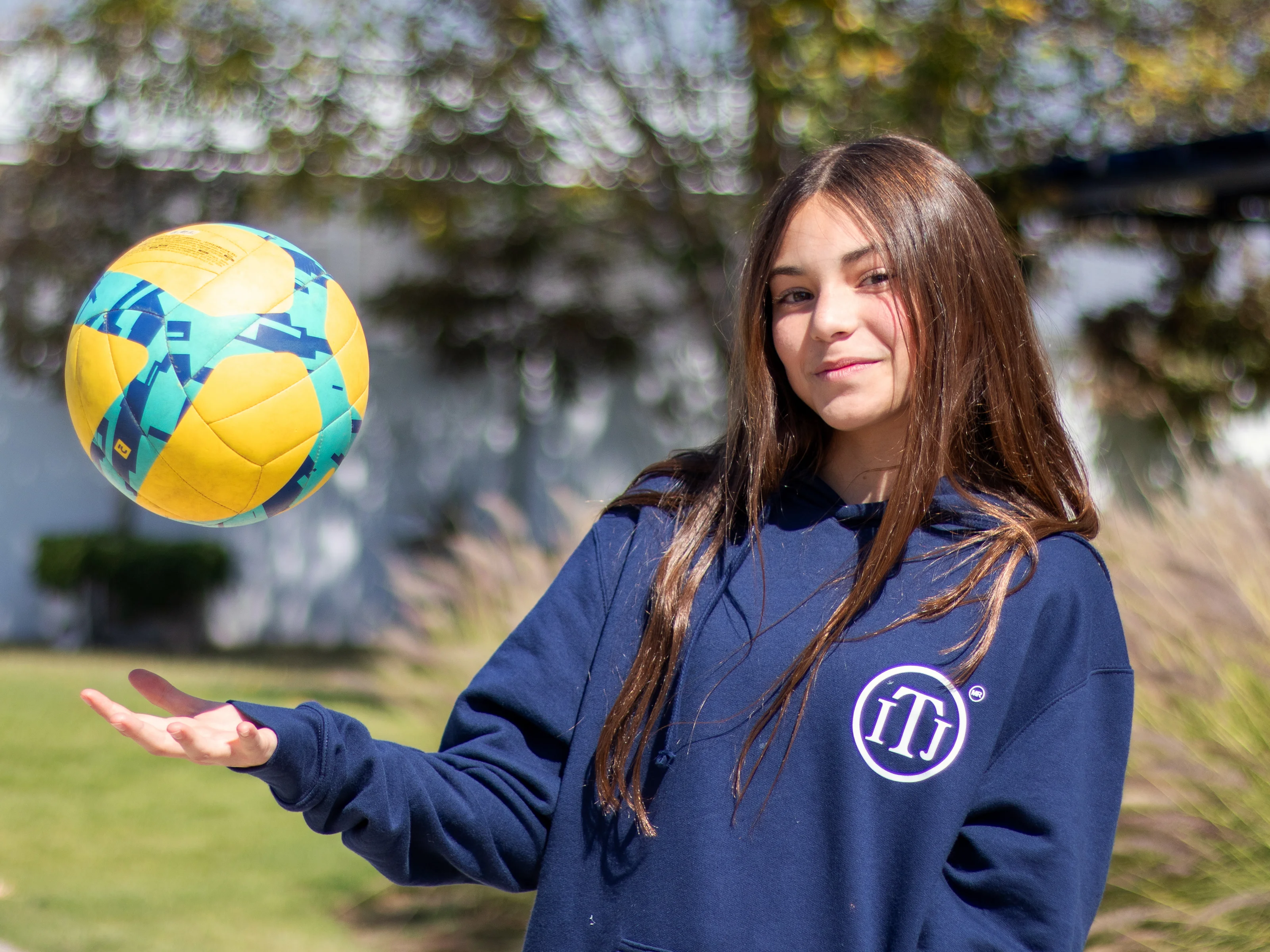 Solicita información