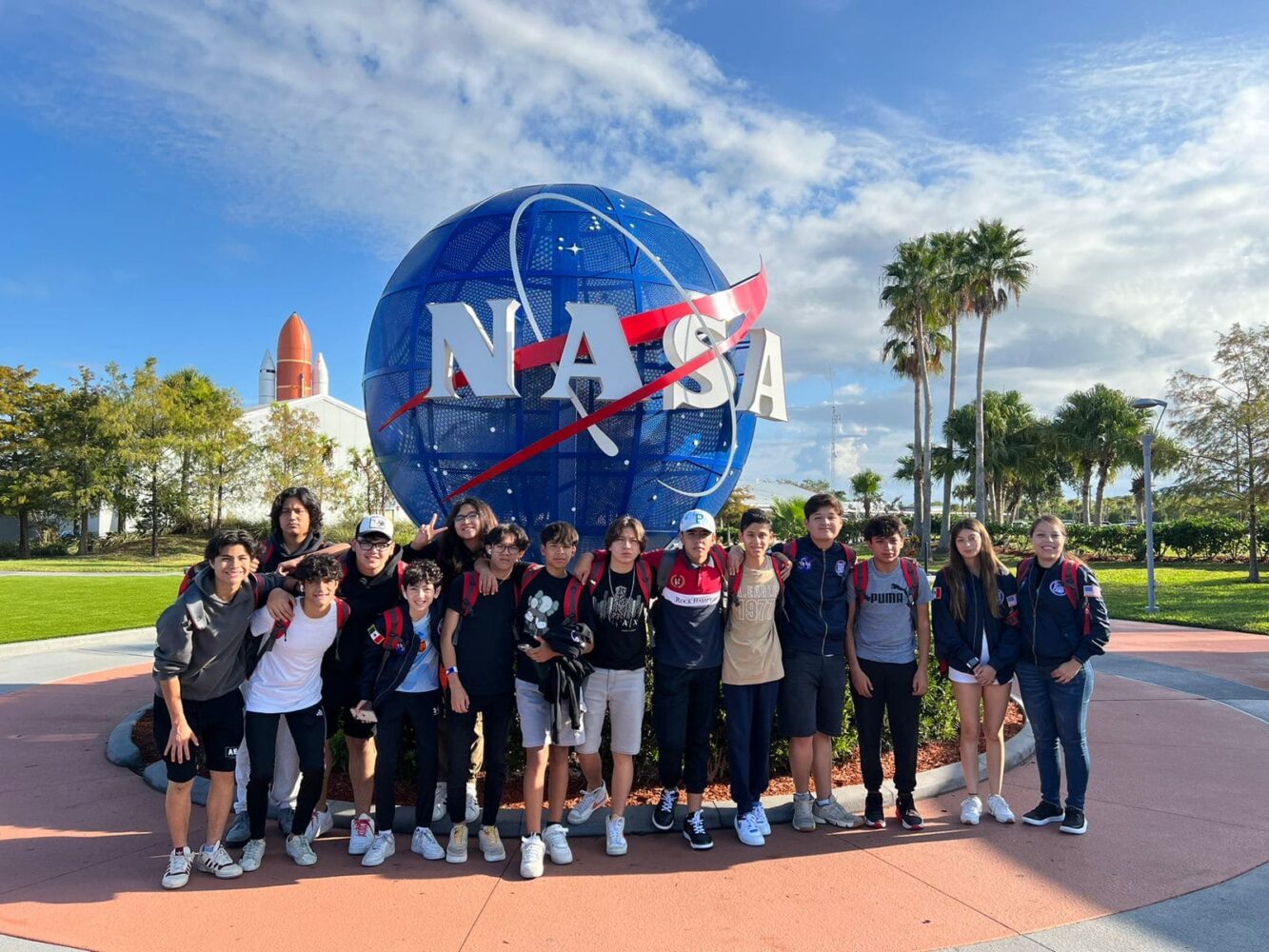 Un viaje más allá de las estrellas: Nuestra inolvidable aventura en la NASA
